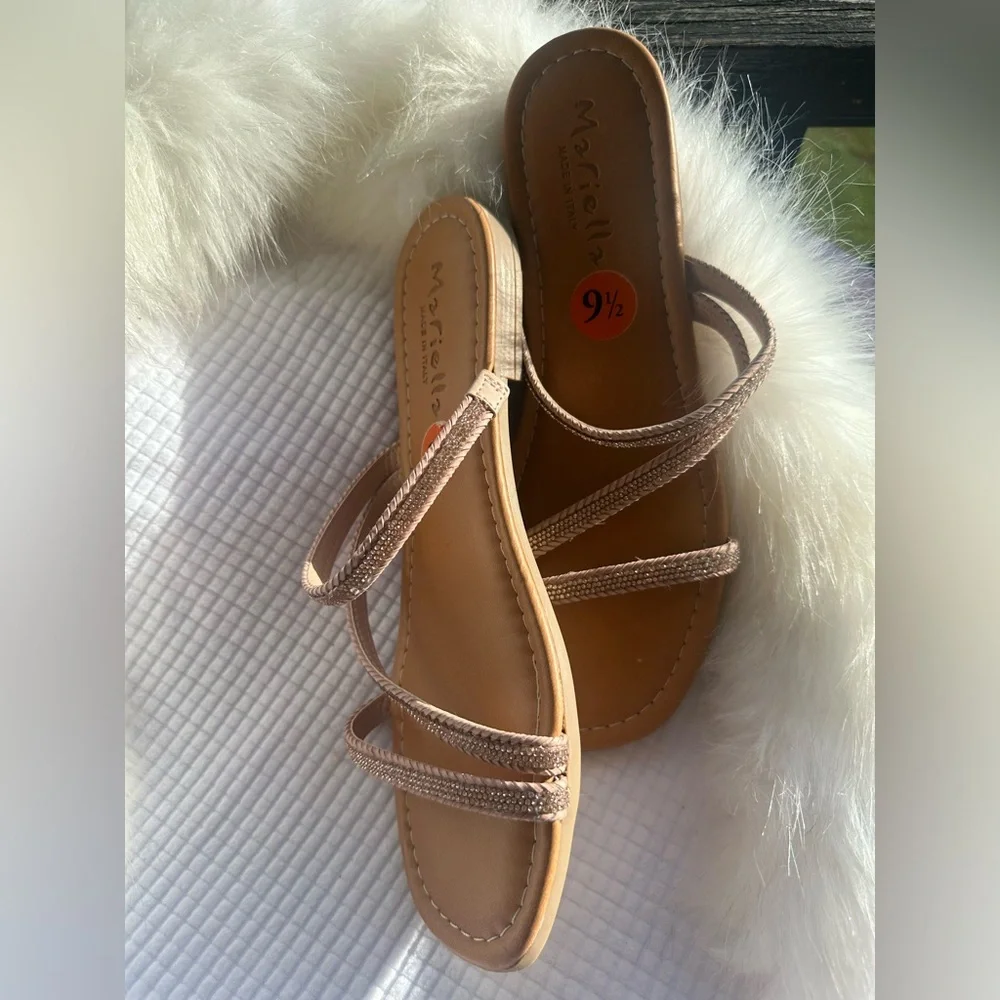 Cream Minimalist Sandals with Crossed Straps - Picture 6 of 9